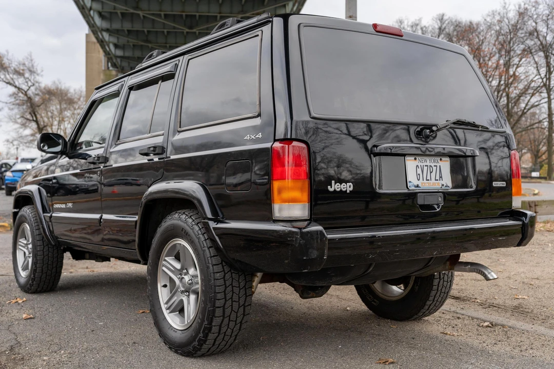 2000 Jeep XJ Cherokee - Image 4 of 31