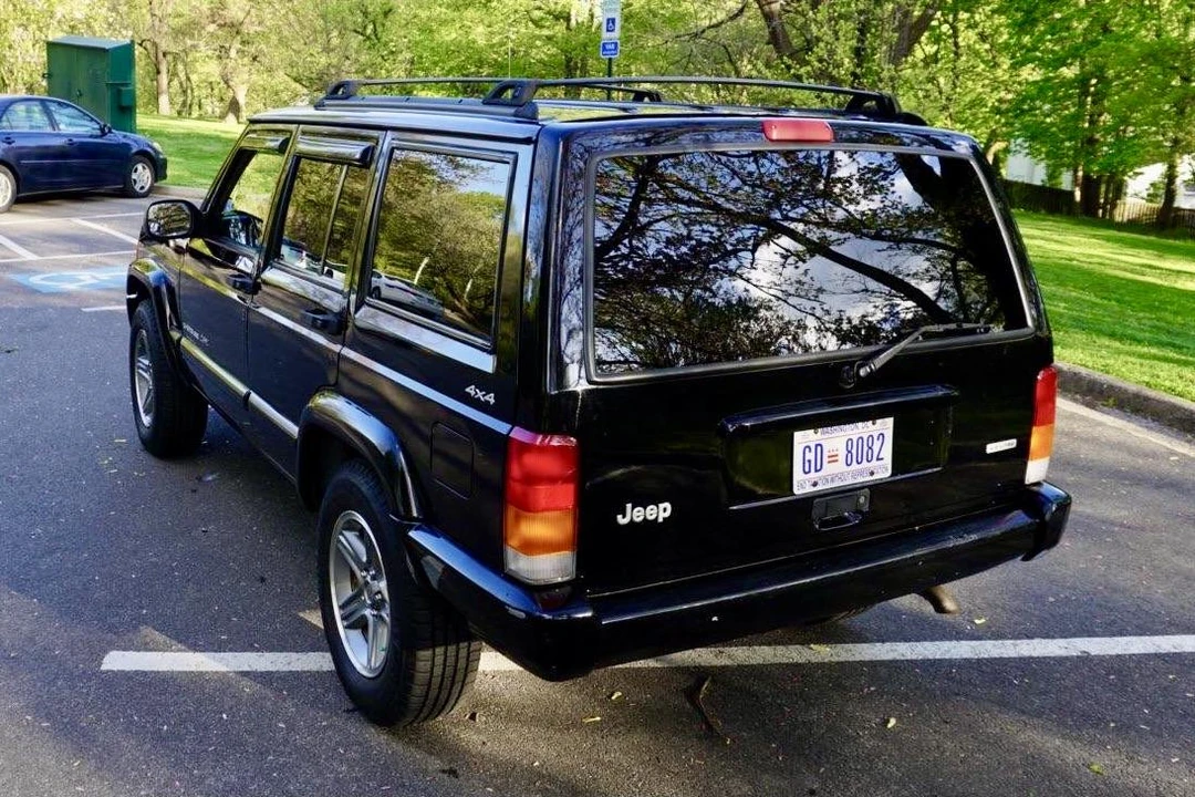 2000 Jeep XJ Cherokee - Image 5 of 31