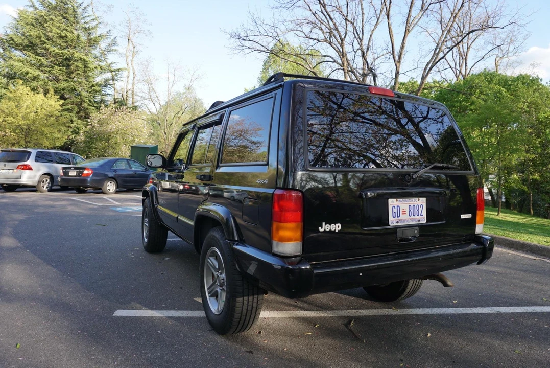 2000 Jeep XJ Cherokee - Image 17 of 31