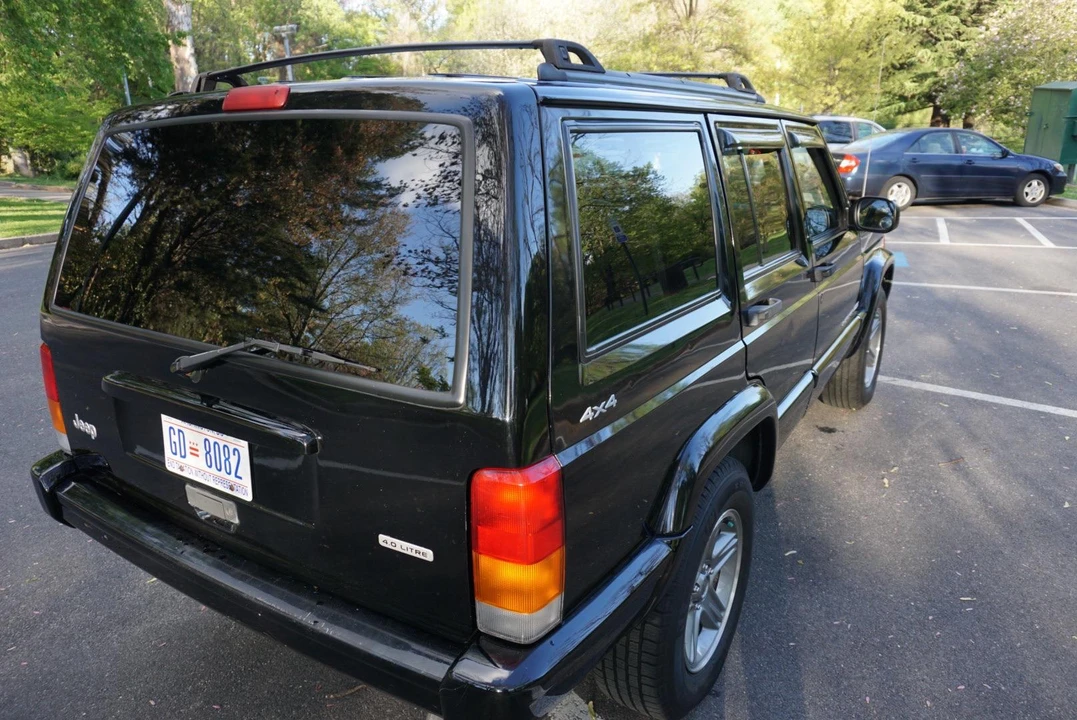 2000 Jeep XJ Cherokee - Image 20 of 31