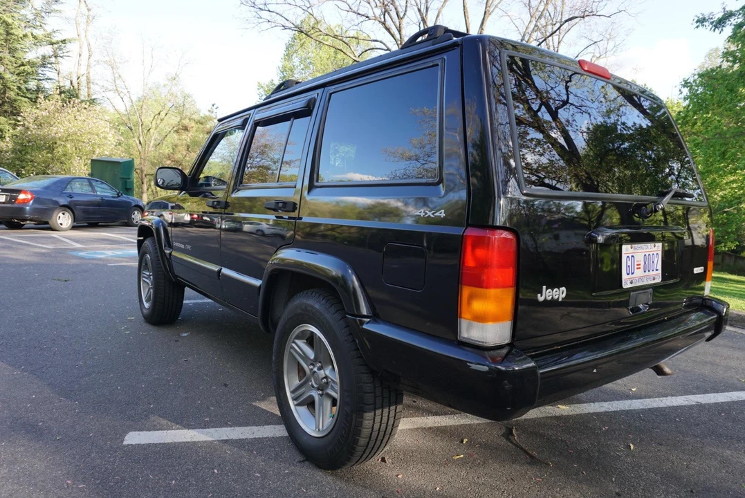 2000 Jeep XJ Cherokee - Image 16 of 31
