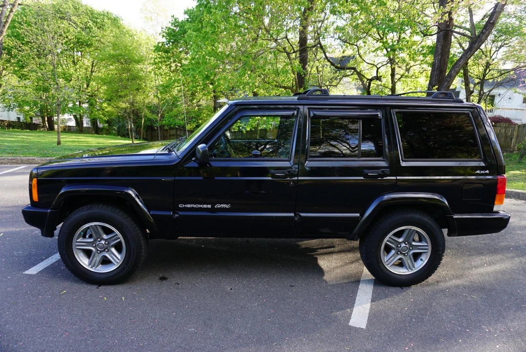 2000 Jeep XJ Cherokee - Image 14 of 31