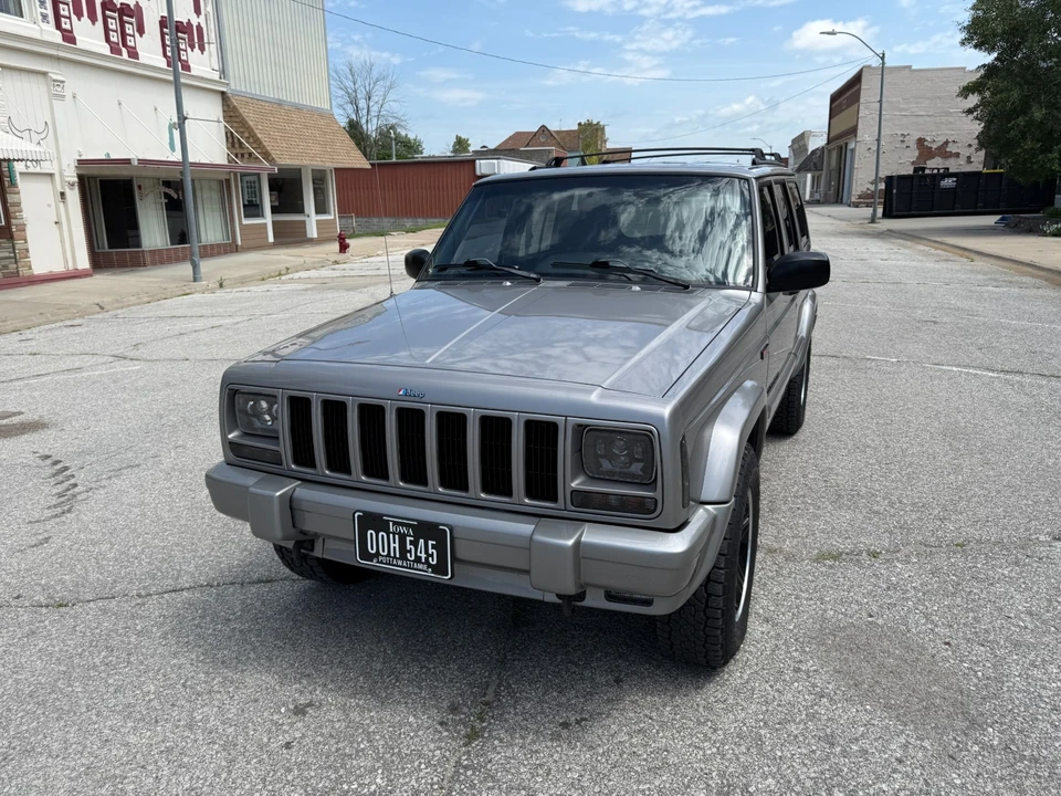 2000 Jeep XJ Cherokee - Image 8 of 31