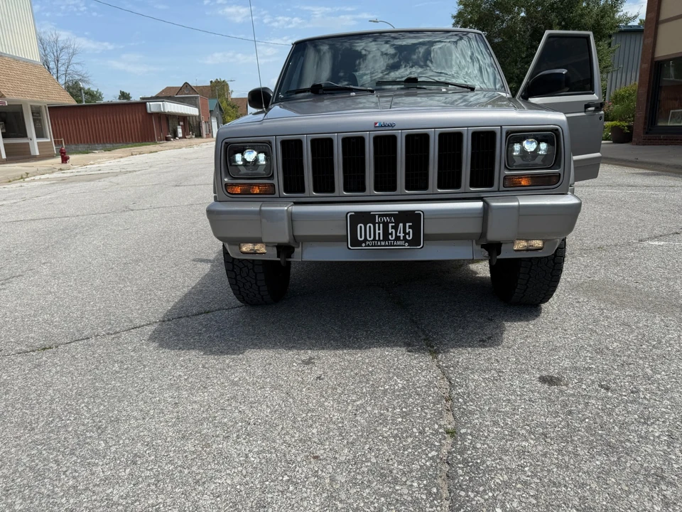 2000 Jeep XJ Cherokee - Image 26 of 31