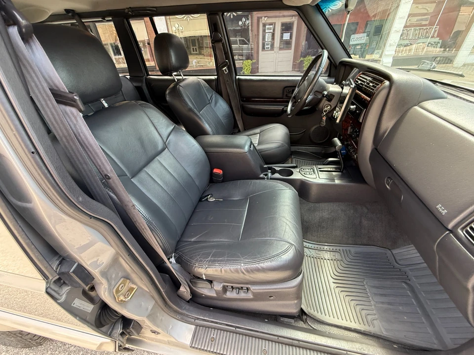 2000 Jeep XJ Cherokee - Image 28 of 31