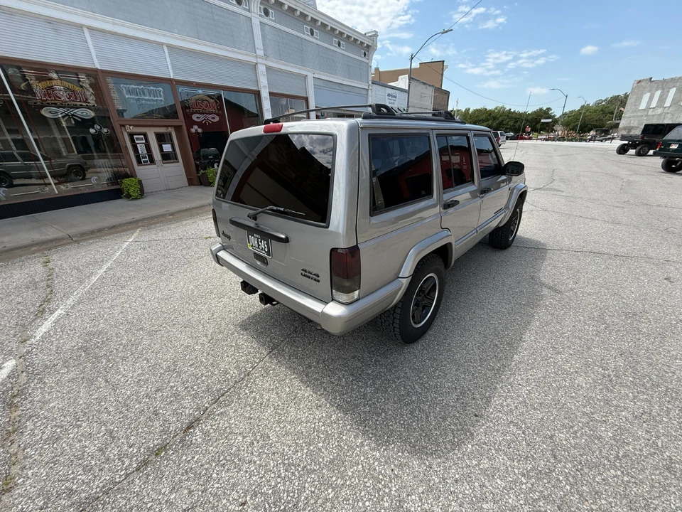 2000 Jeep XJ Cherokee - Image 29 of 31