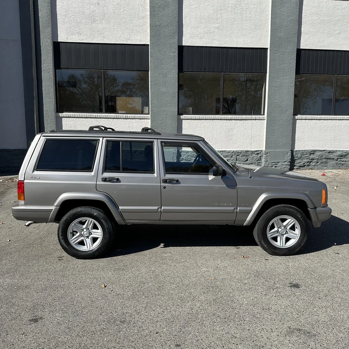 2000 Jeep XJ Cherokee - Image 2 of 12
