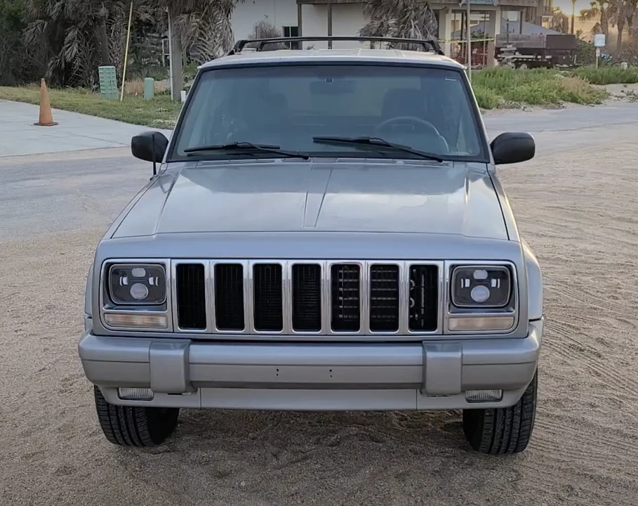 2000 Jeep XJ Cherokee - Image 4 of 31