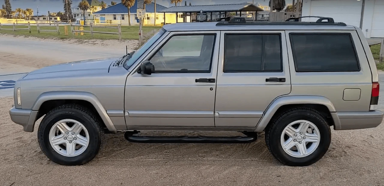 2000 Jeep XJ Cherokee - Image 14 of 31