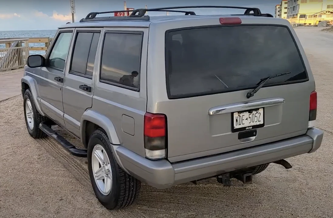 2000 Jeep XJ Cherokee - Image 12 of 31