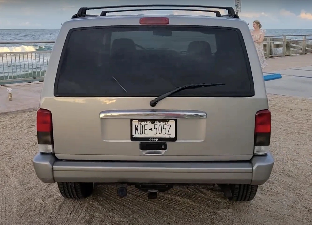 2000 Jeep XJ Cherokee - Image 11 of 31