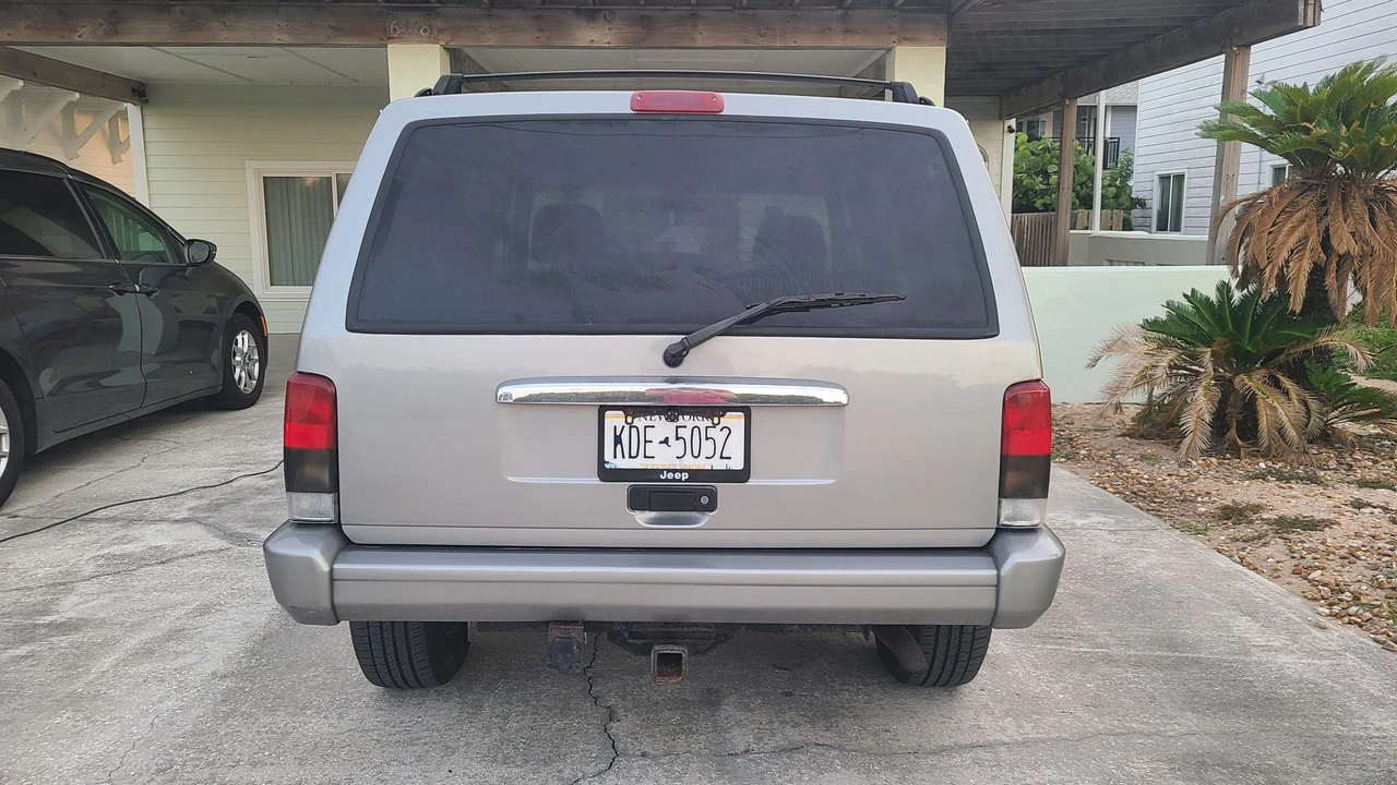 2000 Jeep XJ Cherokee - Image 20 of 31