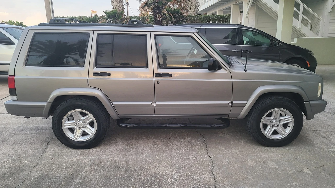 2000 Jeep XJ Cherokee - Image 18 of 31
