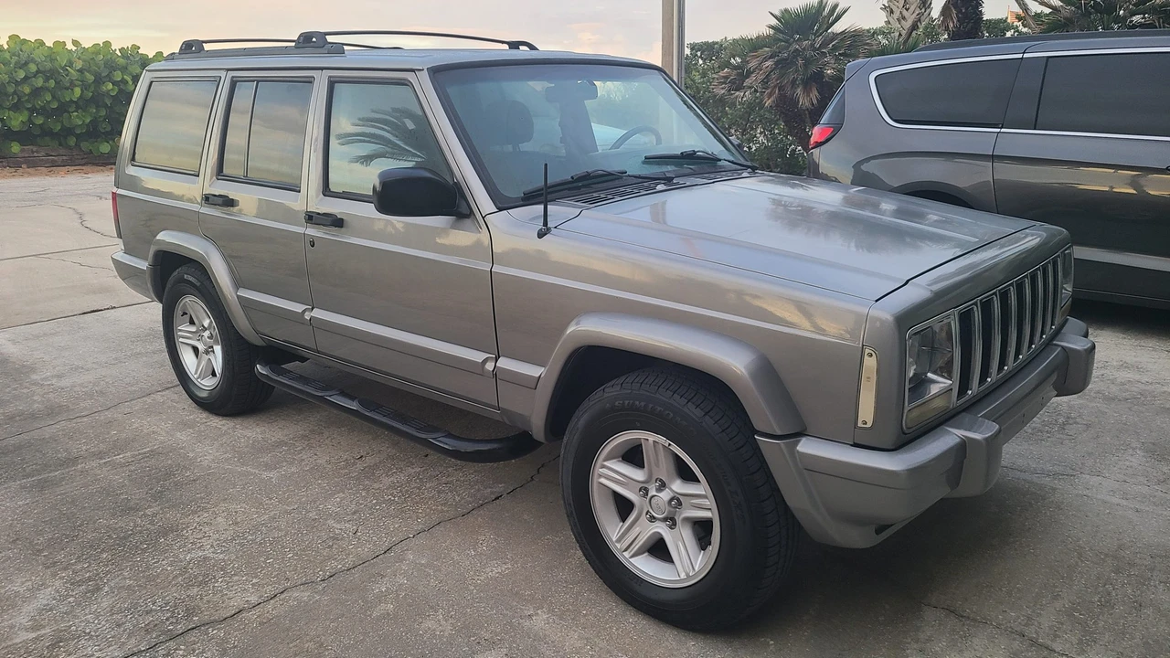 2000 Jeep XJ Cherokee - Image 17 of 31
