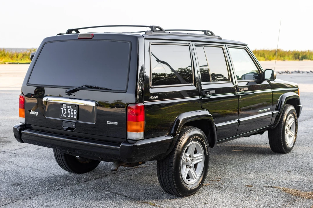 2000 Jeep XJ Cherokee - Image 6 of 31