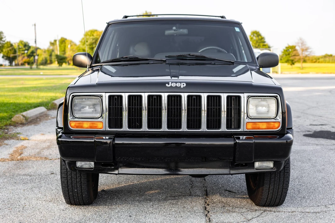 2000 Jeep XJ Cherokee - Image 3 of 31