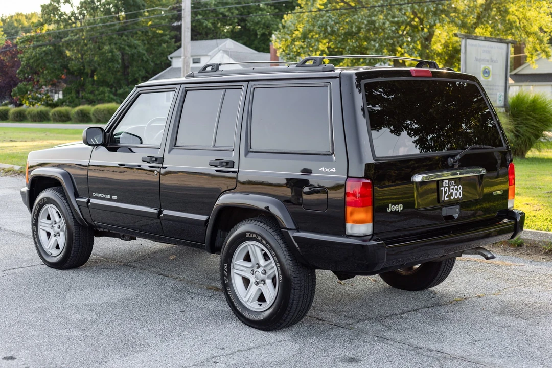2000 Jeep XJ Cherokee - Image 9 of 31