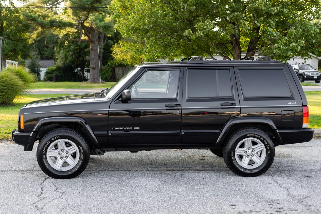 2000 Jeep XJ Cherokee - Image 10 of 31