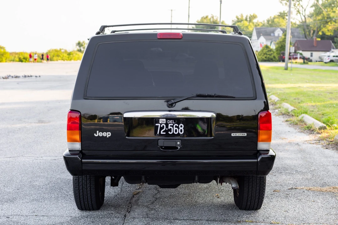 2000 Jeep XJ Cherokee - Image 7 of 31