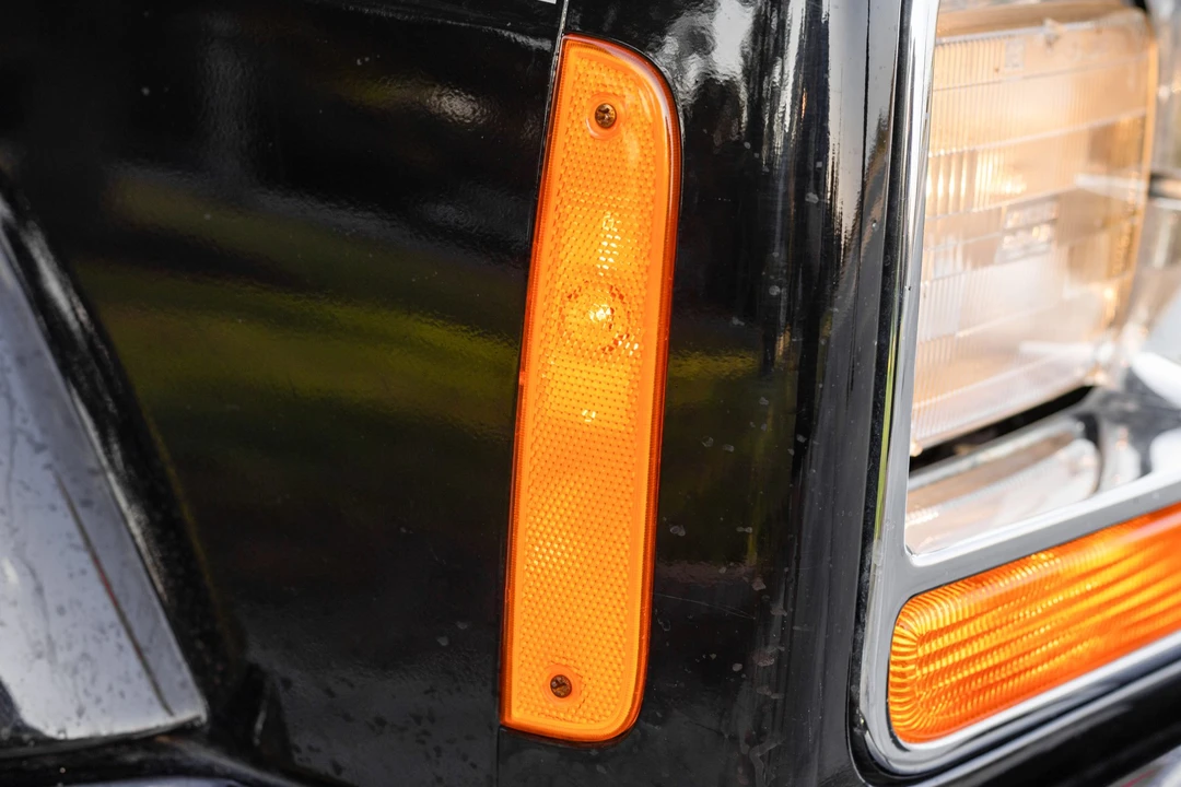 2000 Jeep XJ Cherokee - Image 14 of 31