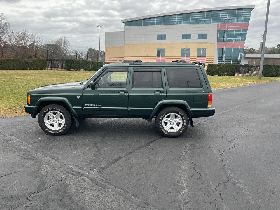 2000 Jeep XJ Cherokee - Image 12 of 31