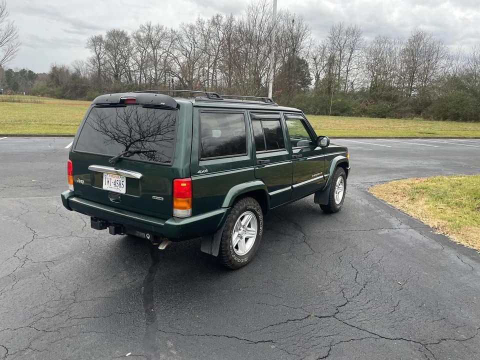 2000 Jeep XJ Cherokee - Image 24 of 31