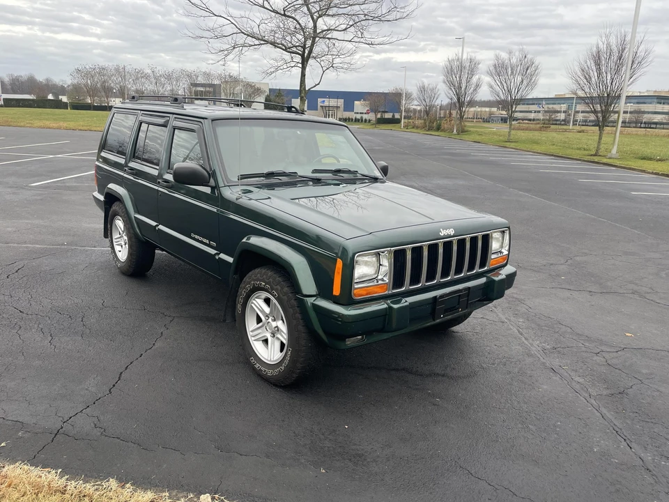 2000 Jeep XJ Cherokee - Image 3 of 31