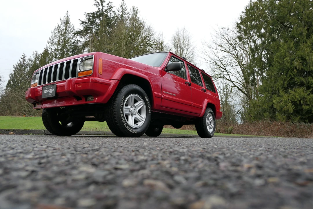 2000 Jeep XJ Cherokee - Image 3 of 31