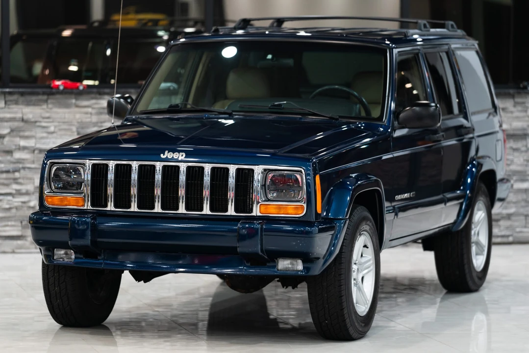 2000 Jeep XJ Cherokee - Image 7 of 31