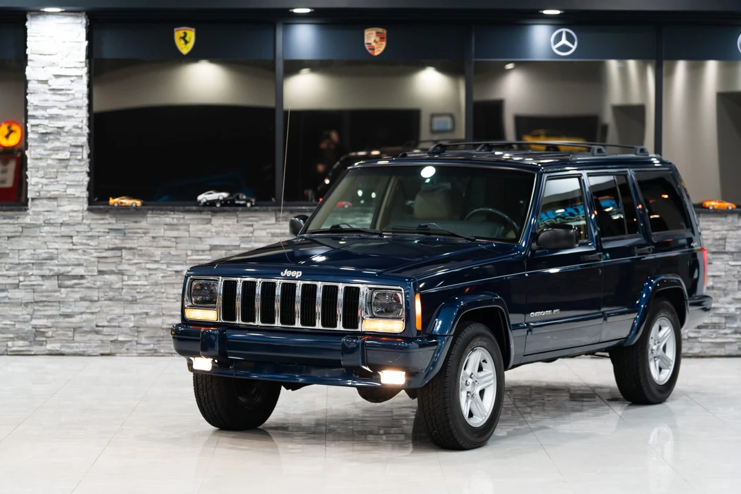 2000 Jeep XJ Cherokee - Image 10 of 31