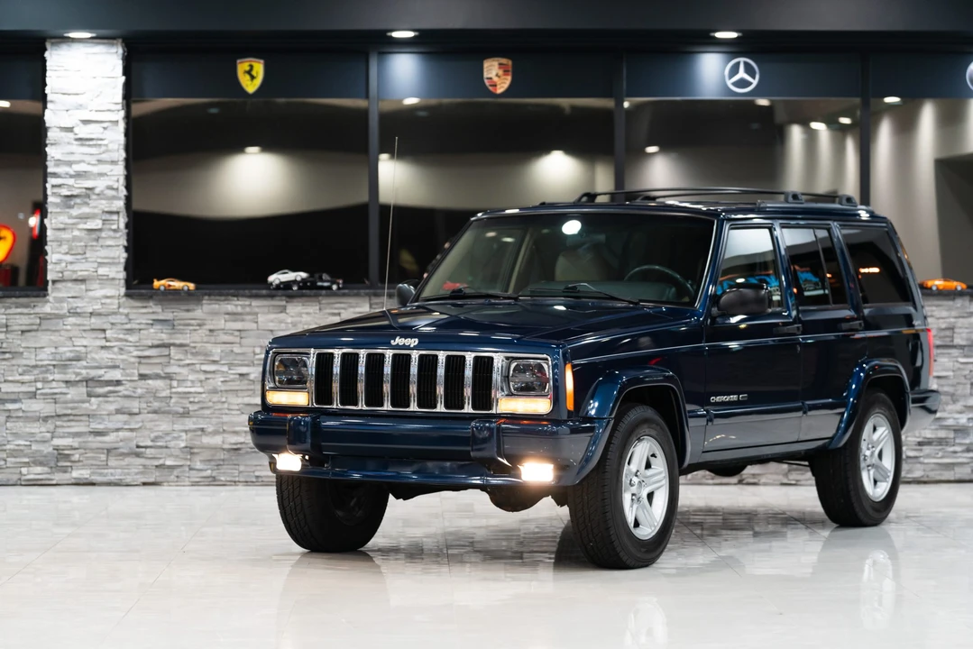 2000 Jeep XJ Cherokee - Image 9 of 31