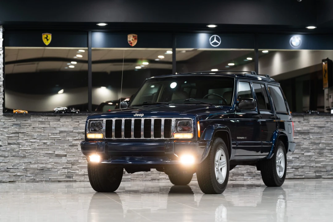 2000 Jeep XJ Cherokee - Image 13 of 31