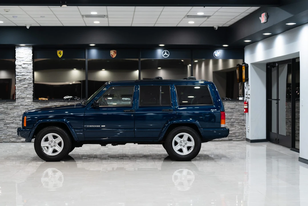 2000 Jeep XJ Cherokee - Image 23 of 31