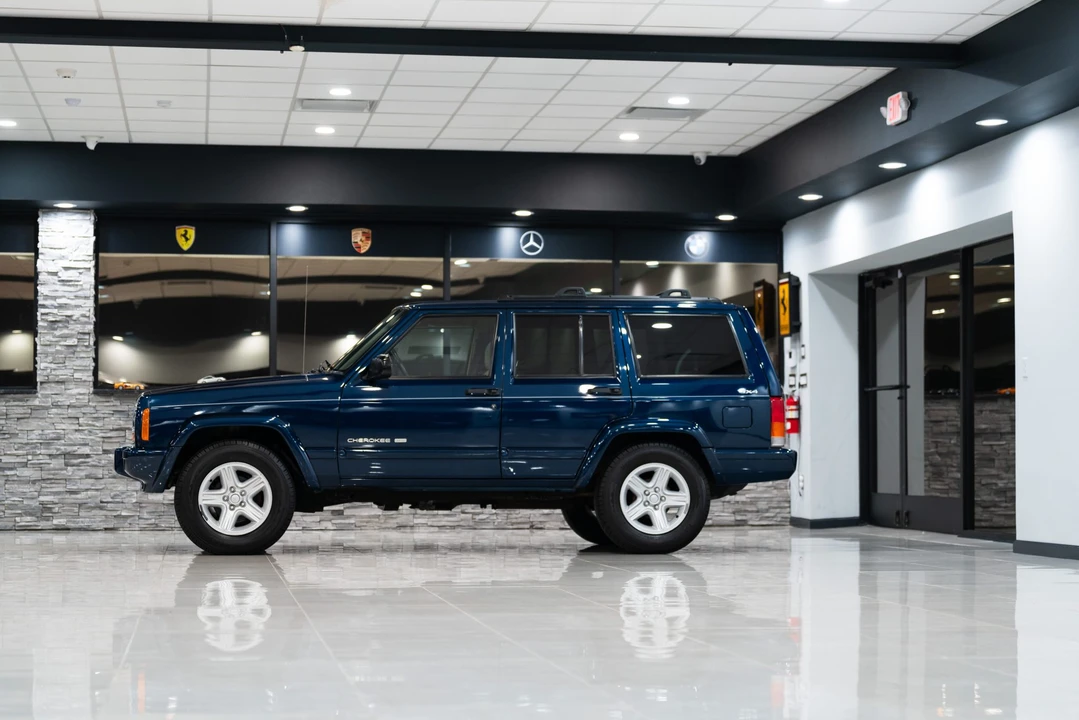 2000 Jeep XJ Cherokee - Image 22 of 31