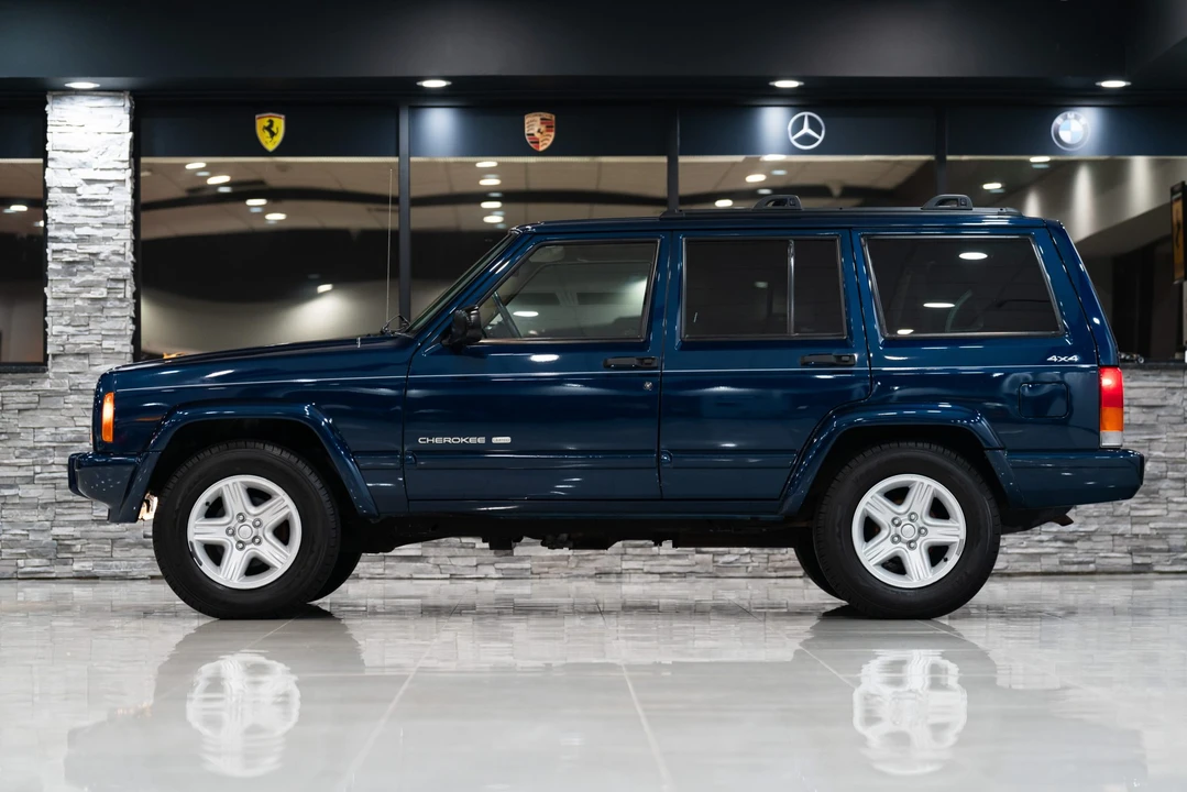 2000 Jeep XJ Cherokee - Image 24 of 31