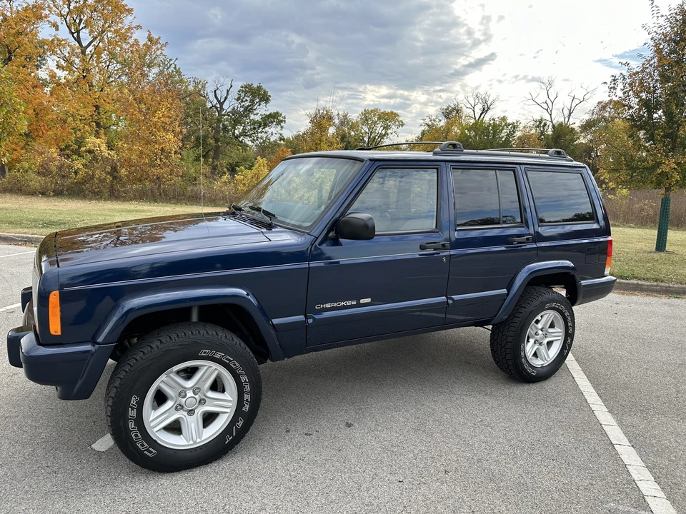 2000 Jeep XJ Cherokee - Image 5 of 31