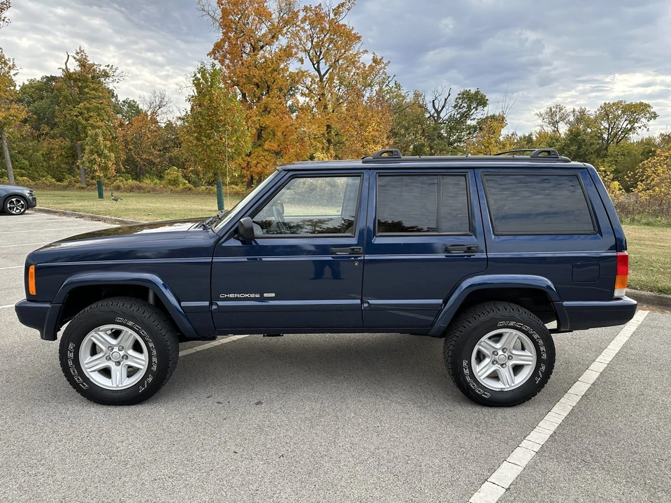 2000 Jeep XJ Cherokee - Image 6 of 31