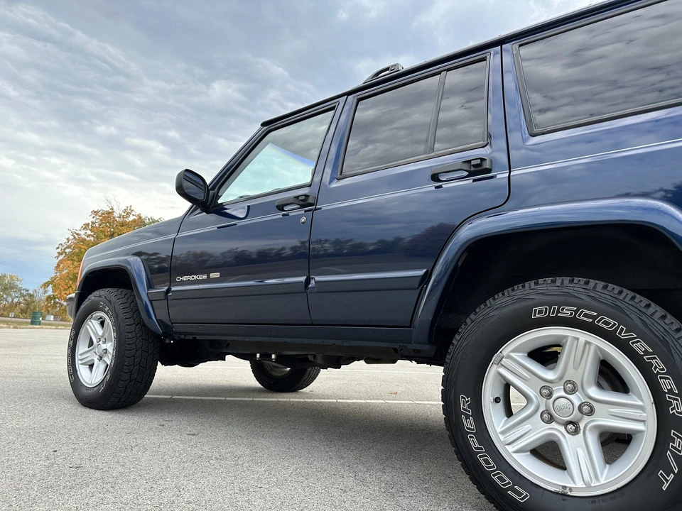2000 Jeep XJ Cherokee - Image 12 of 31