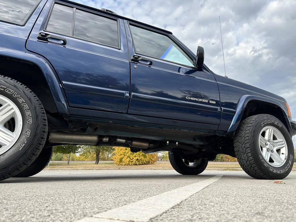 2000 Jeep XJ Cherokee - Image 13 of 31