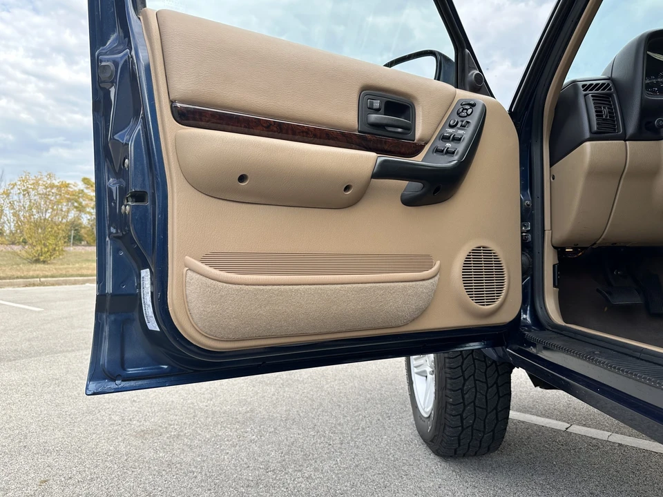 2000 Jeep XJ Cherokee - Image 24 of 31