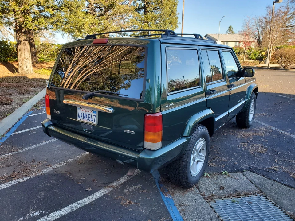 2000 Jeep XJ Cherokee - Image 8 of 31