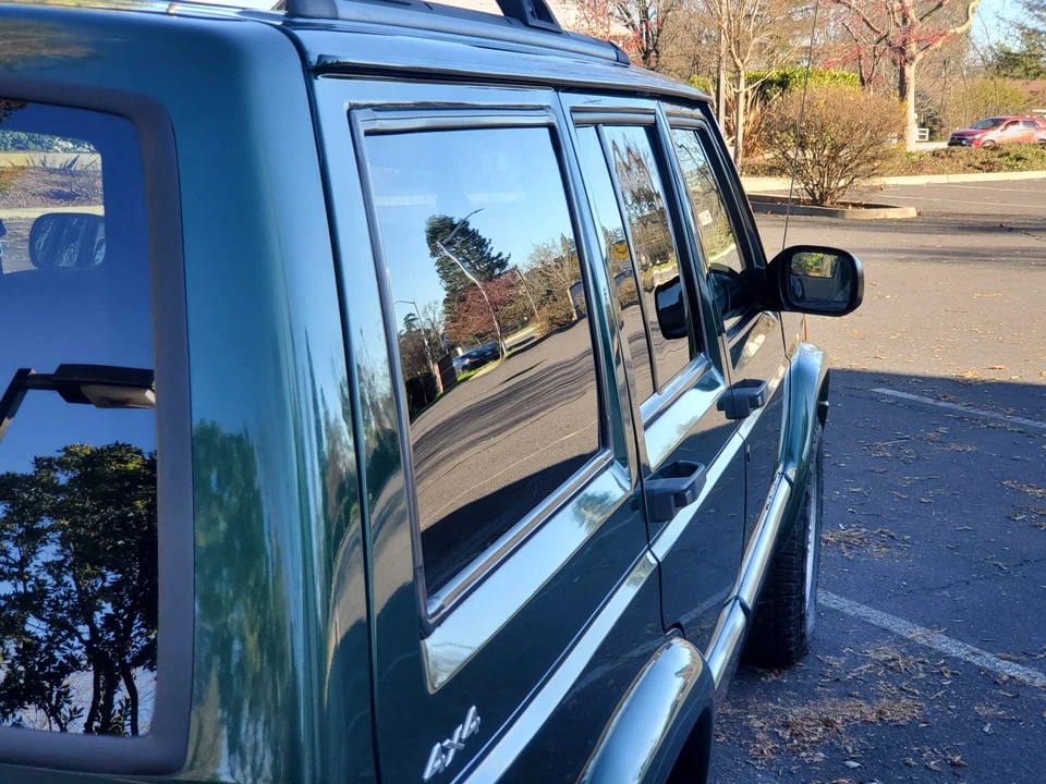 2000 Jeep XJ Cherokee - Image 22 of 31