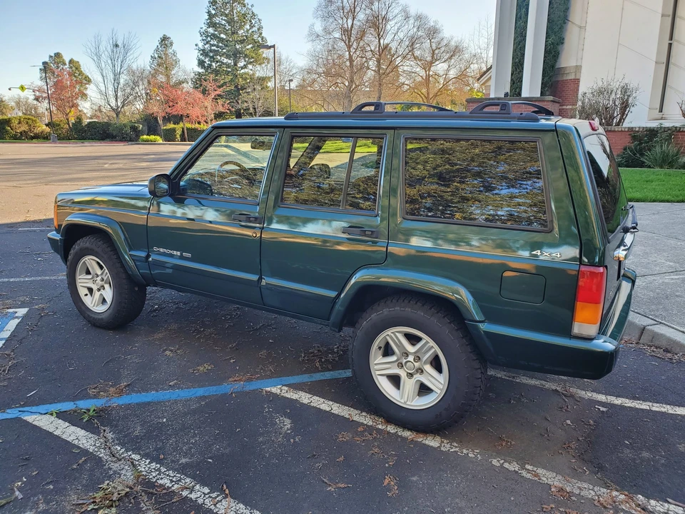 2000 Jeep XJ Cherokee - Image 4 of 31