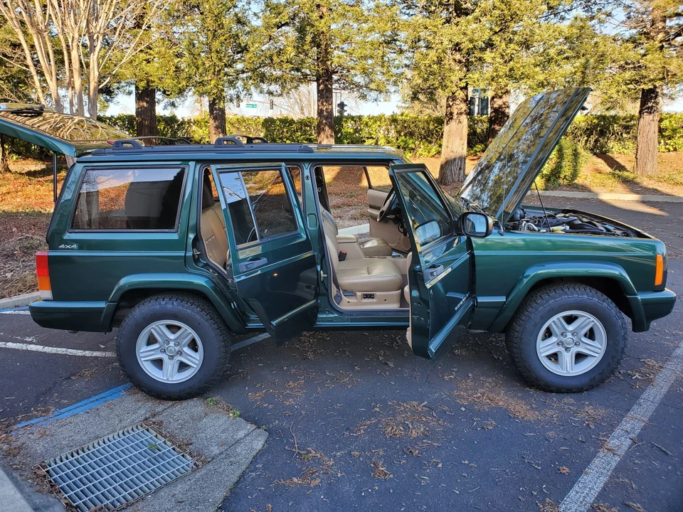 2000 Jeep XJ Cherokee - Image 15 of 31