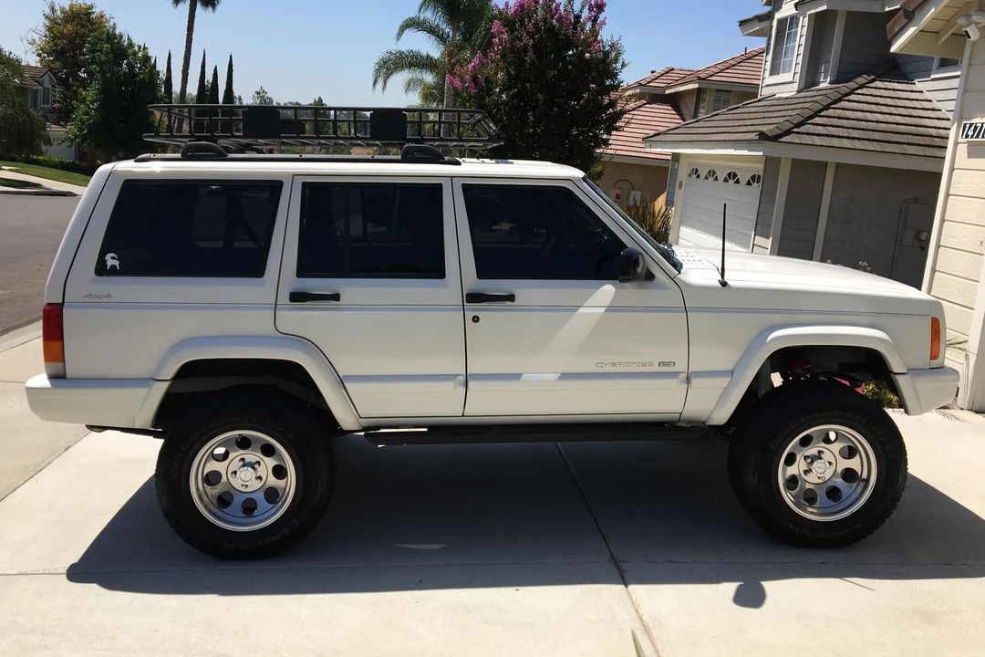 2000 Jeep XJ Cherokee - Image 3 of 14