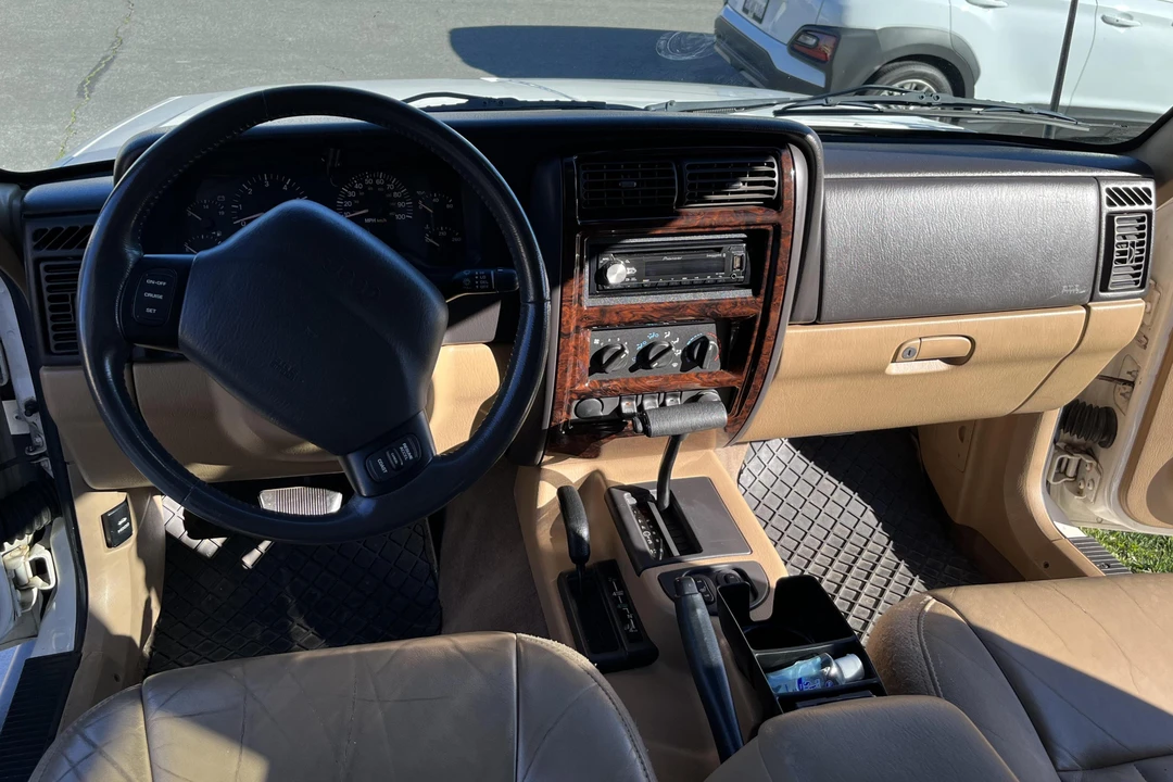 2000 Jeep XJ Cherokee - Image 10 of 14