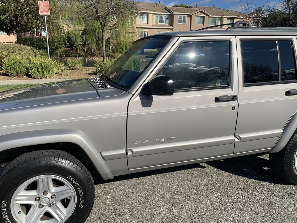 2000 Jeep XJ Cherokee - Image 25 of 31