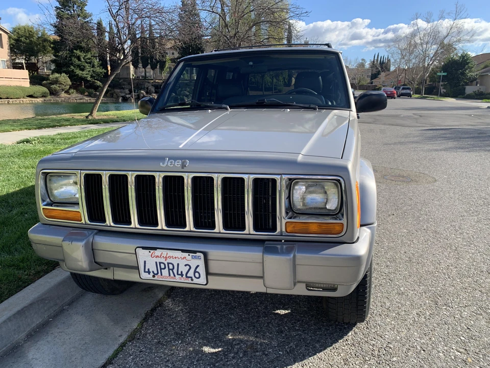 2000 Jeep XJ Cherokee - Image 11 of 31