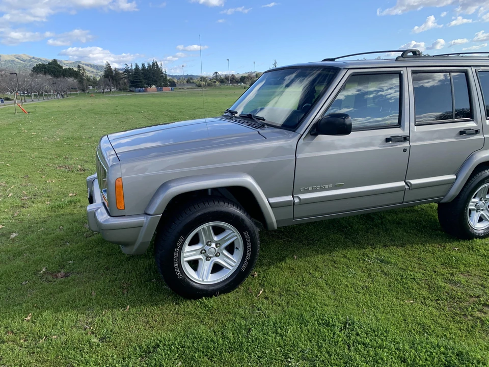 2000 Jeep XJ Cherokee - Image 23 of 31