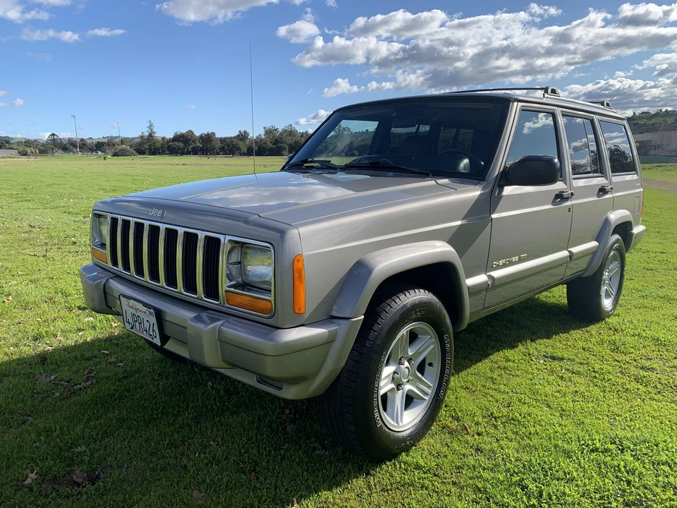 2000 Jeep XJ Cherokee - Image 15 of 31